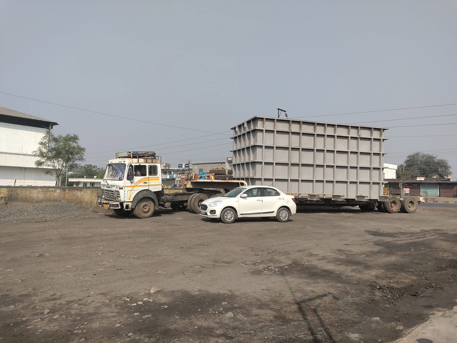 Hydraulic trailer transport for ODC cargo