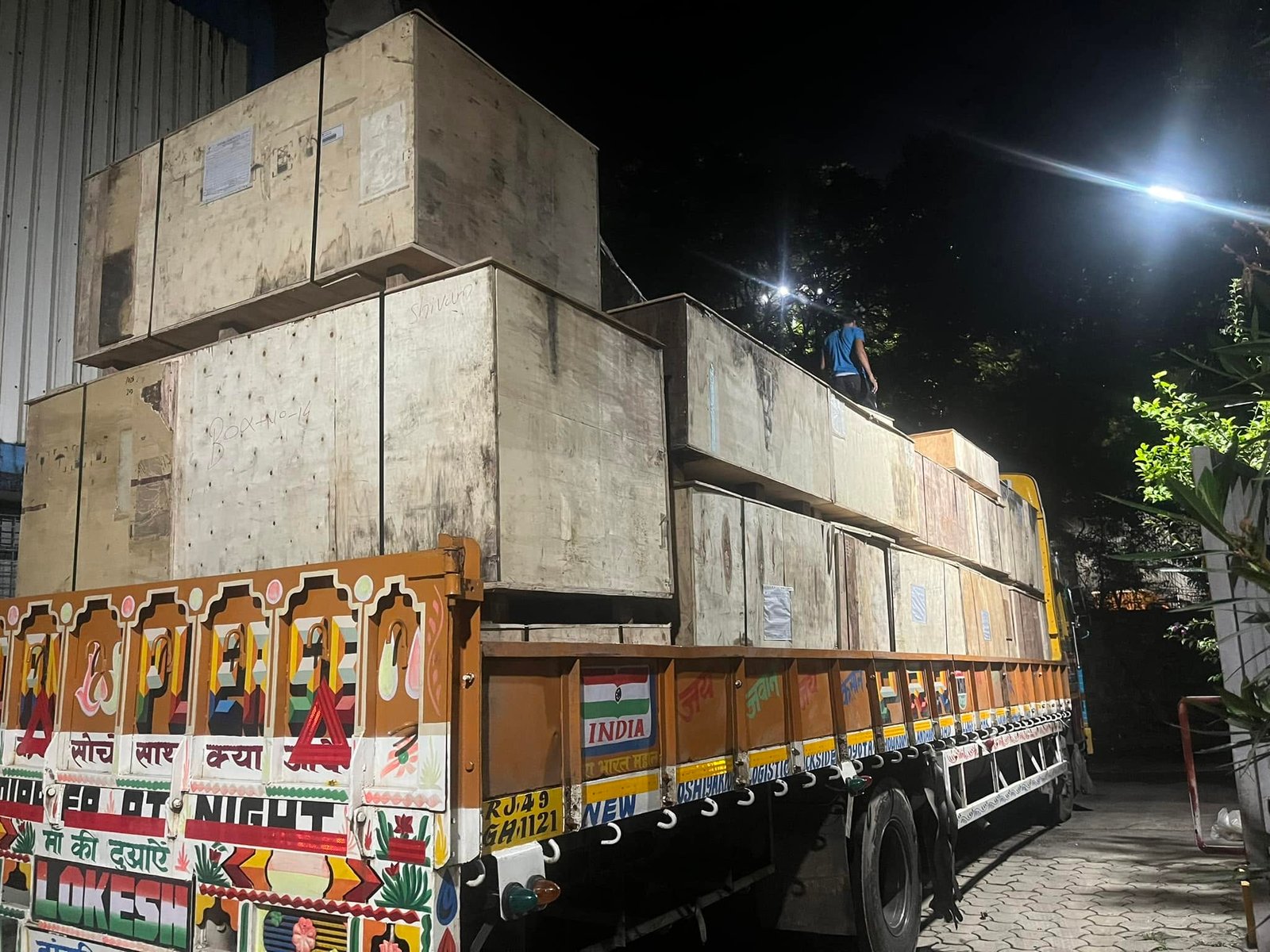 28 feet and 32 feet open truck transport service